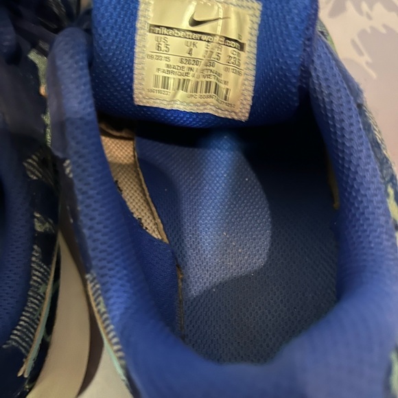 Sz 6.5 NIKE Athletic Running Shoes ~ Blue Camo - Picture 4 of 5